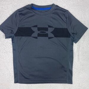 Underarmour yxs loose dark grey black short sleeve heatgear tee